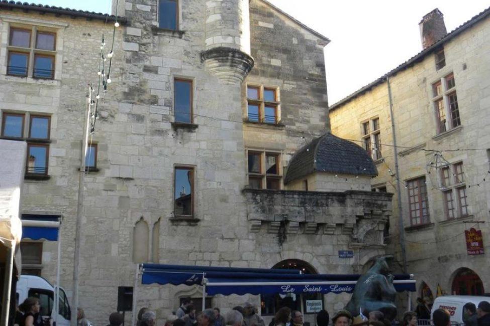 Appartement De Charme Dans Immeuble Haussmannien Périgueux Esterno foto